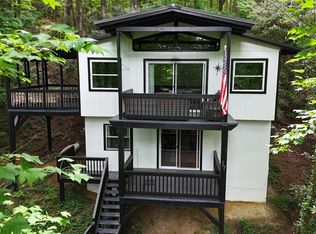 17 W Village Way, Sapphire, NC 28774