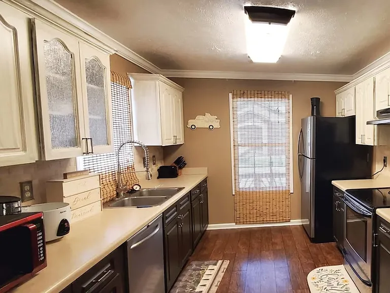 51 Ashwood Dr — Photo 8