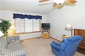 4th image of 701 Honeysuckle Dr