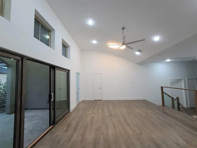 2812 Almanzor Ave — Photo 15