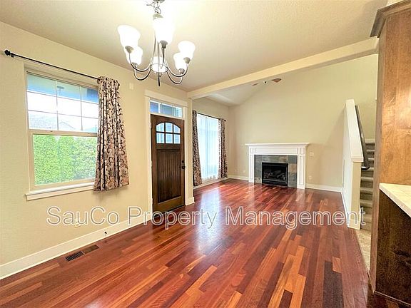 5th image of 727 NE 65th Ct