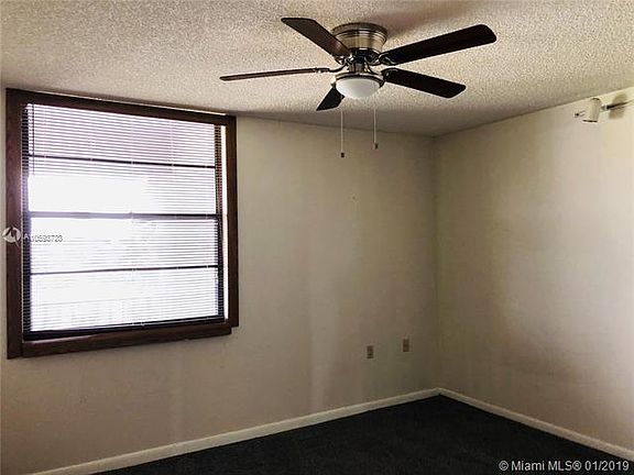3rd image of 1524 Whitehall Dr APT 403