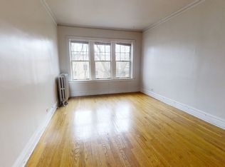 822 Reba Pl APT 3N, Evanston, IL 60202
