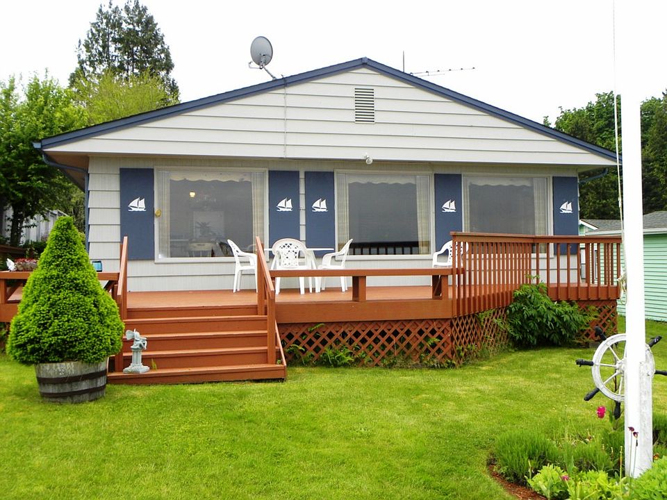 1st image of 5070 NE Admiralty Way