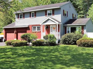 21 Lexington Rd, Saratoga Springs, NY 12866