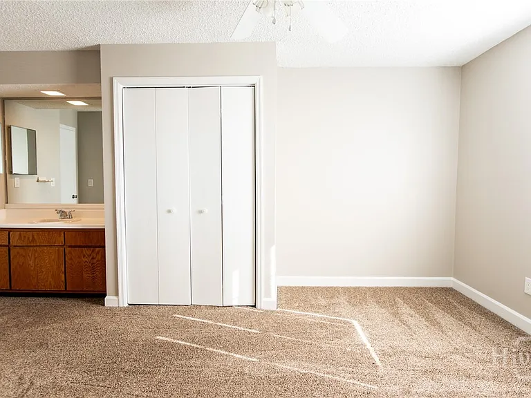 290 Appleby Dr #252 — Photo 25