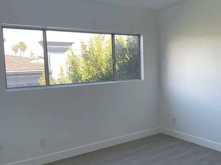 1125 Rexford Dr #12 — Photo 13