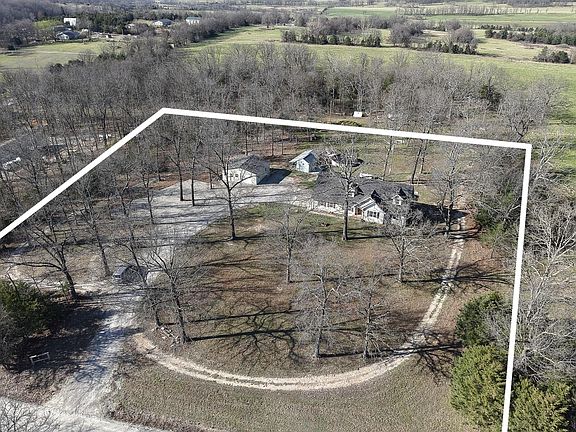 4th image of 486 Tower Road