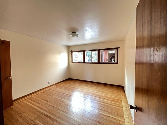 5th image of 1736 Burrows St