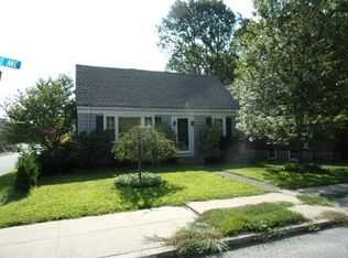 627 Oak Grove Ave, Fall River, MA 02720