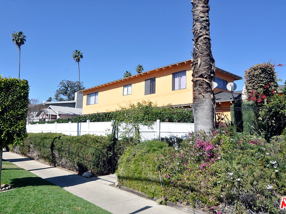 1st image of 13047 Moorpark St