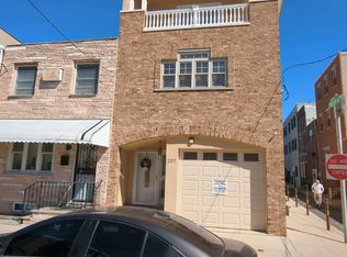 207 Moore St, Philadelphia, PA 19148