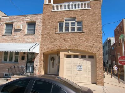 207 Moore St, Philadelphia, PA, 19148