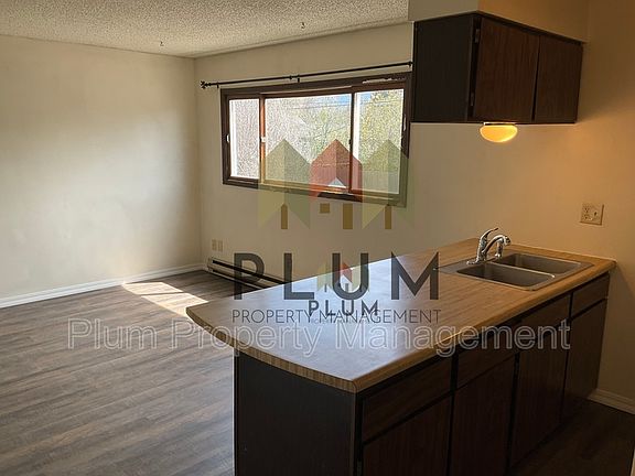 5th image of 1935 S 3rd St W Unit 1