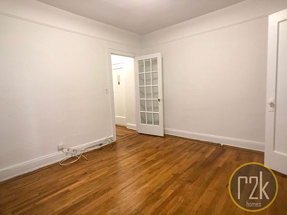 4th image of 4525 42nd St APT 1B