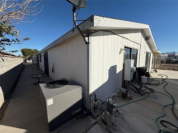 3rd image of 896 Glen Drive