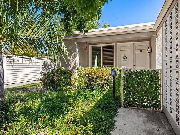 4th image of 321 Avenida Carmel Unit H
