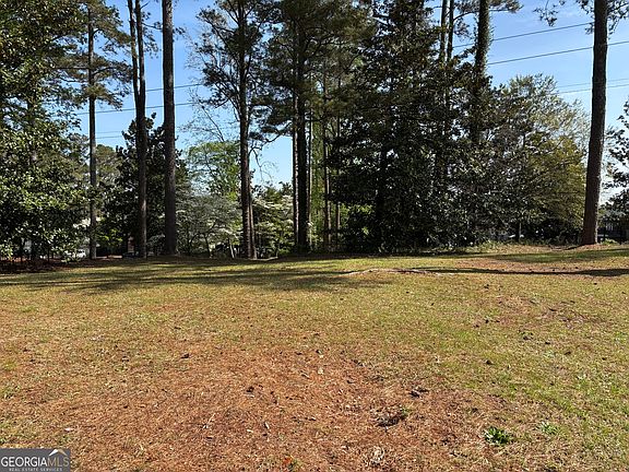 3rd image of 3024 Emerald Dr