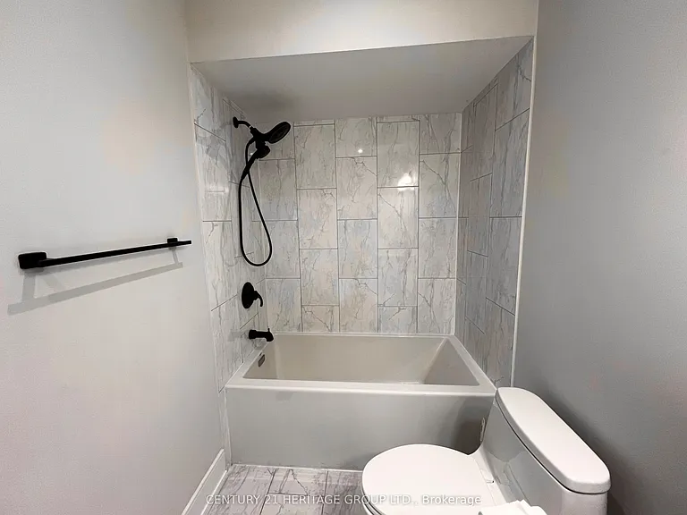 100 Woodroof Cres — Photo 16