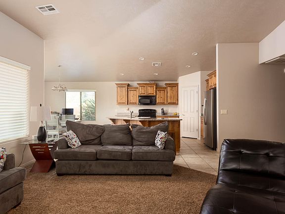5th image of 140 E Fort Knox Way