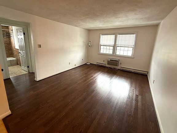 3rd image of 6 Sinai Cir #C