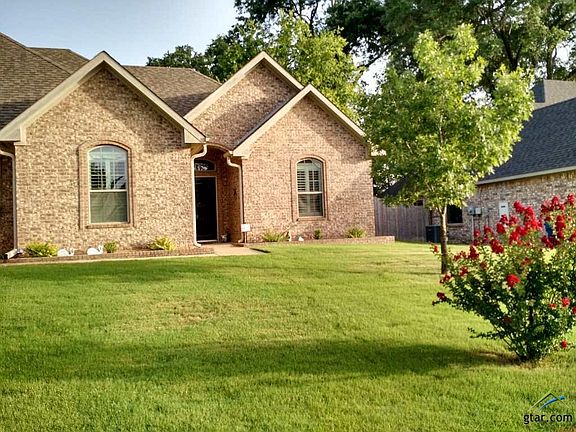 3rd image of 115 Hook Norton Ln