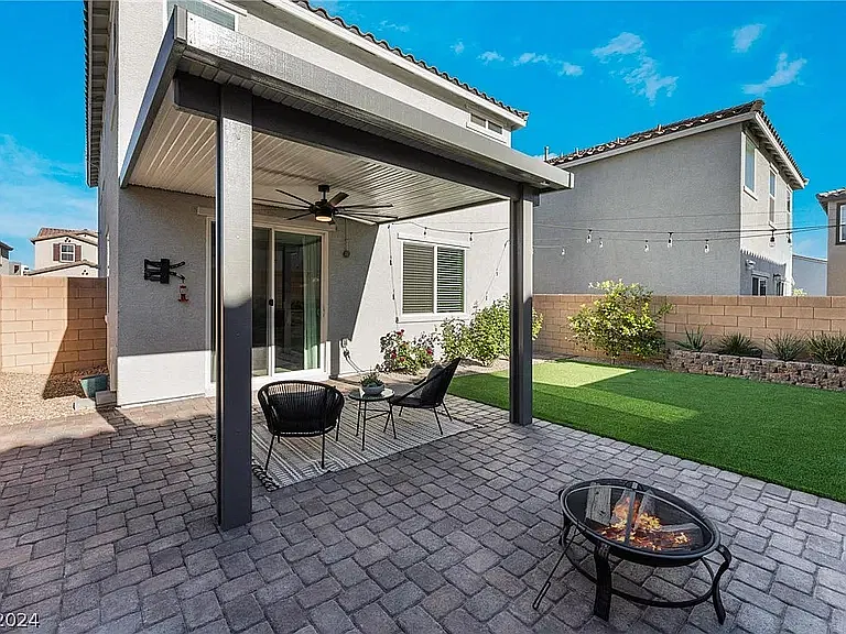 3 bed, 2.5 bath, 1745 sqft, $2,750 — Photo 2