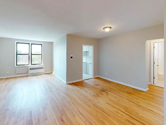 5th image of 141-05 Pershing Cres #502