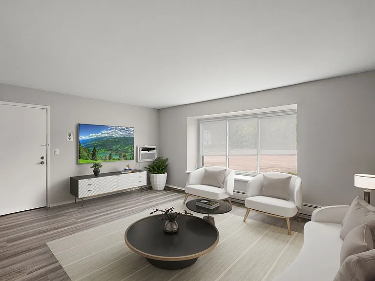 Hines Park Place Apartments — Photo 4