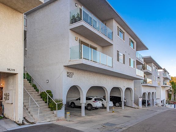 3rd image of 18203 Coastline Dr APT 10