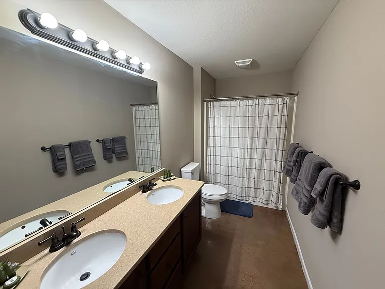 1409 Paris Rd #201 — Photo 19