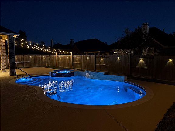 2nd image of 13506 Breakwater Path Loop