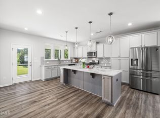 46 Curling Creek Dr, Clayton, NC 27527
