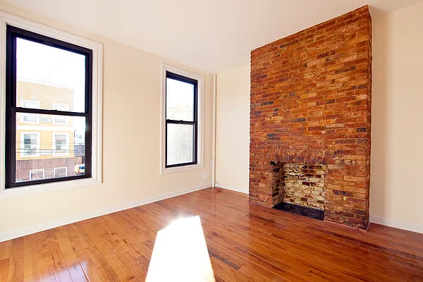 Rented by Bold New York | media 32