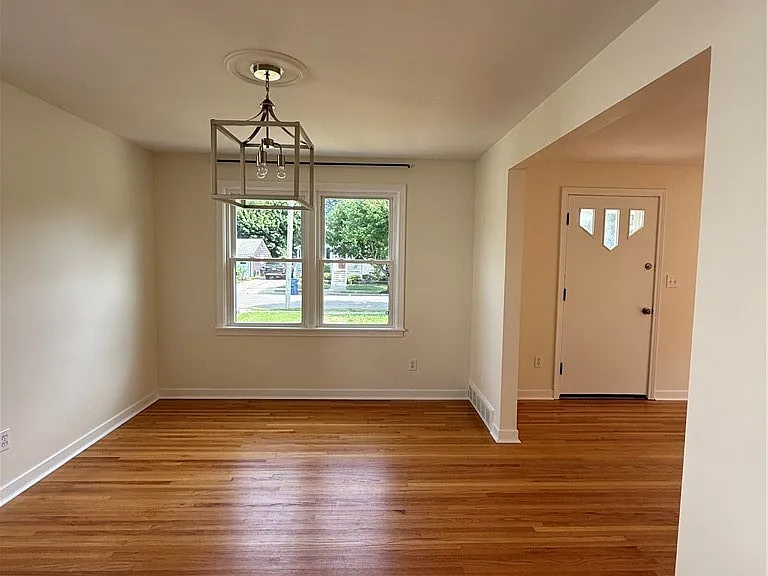113 Argyle Ave #LOWER — Photo 5