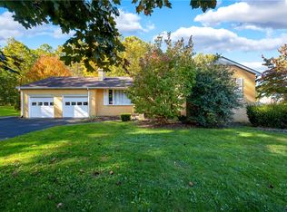 686 Christy Rd, Hermitage, PA 16148