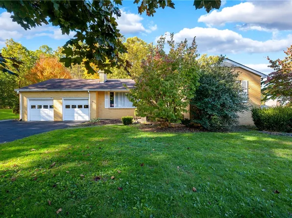 686 Christy Rd, Hermitage, PA 16148