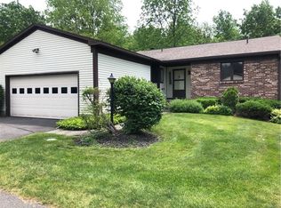 813 Kimry Moor, Fayetteville, NY 13066