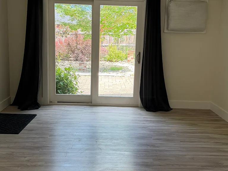 122 Zelus St — Photo 8