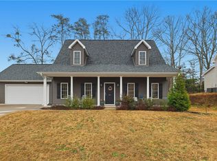 103 W Chestnut Ct, Central, SC 29630