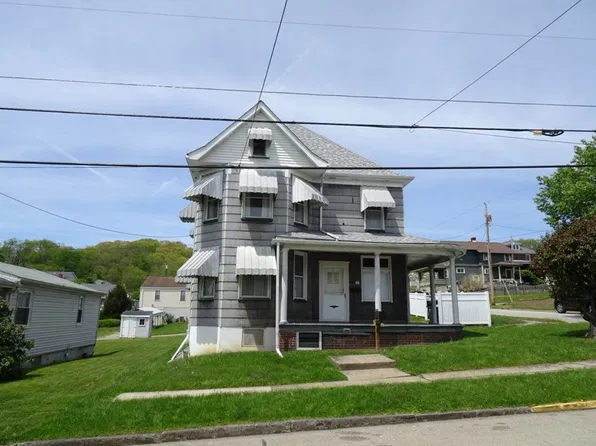 101 S 5th St, Youngwood, PA 15697