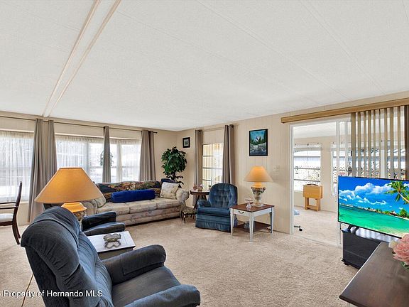 4th image of 8134 Baycrest Dr