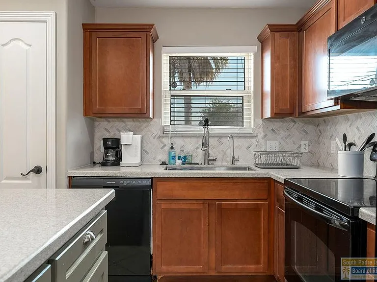 7 N Bay Hill Dr — Photo 25