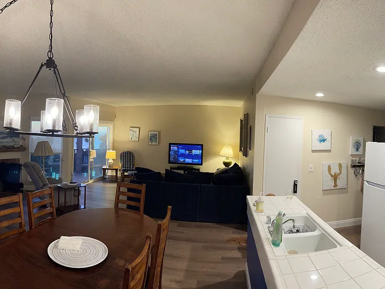 kitchen/dining/living room