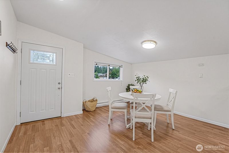 5th image of 15425 SE 11th Street