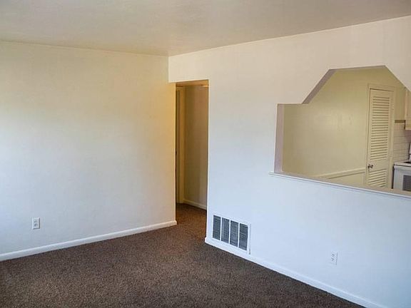 3rd image of 412 Yorkshire St APT 7