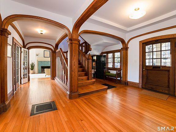 3rd image of 15 Edgehill Road