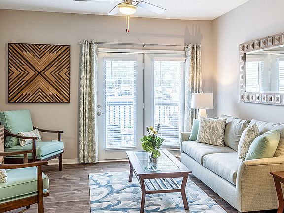 Bright Spacious Living Room