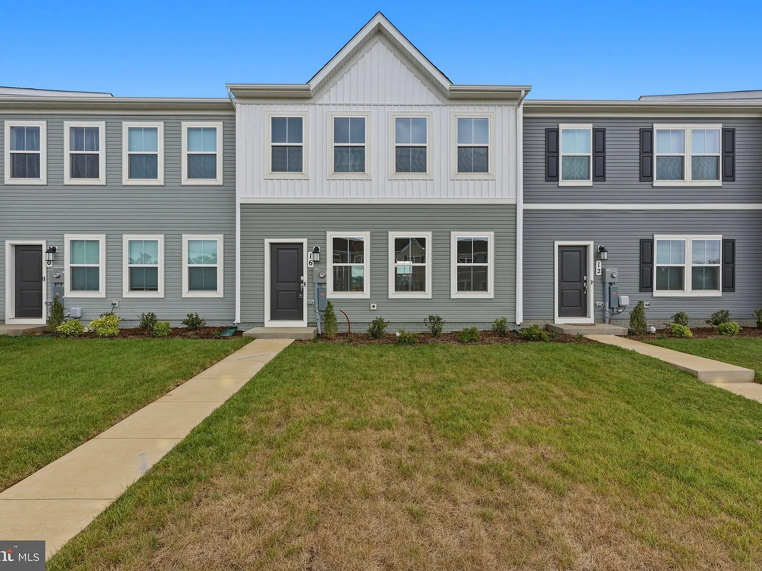 3 bed, 2.5 bath, 1850 sqft, $2,000 — Photo 3