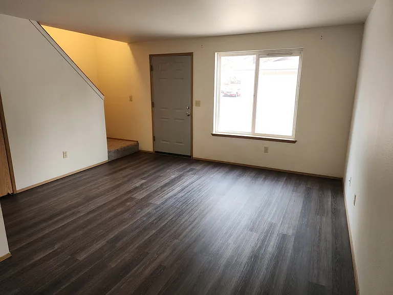 246 SW 15th St — Photo 5